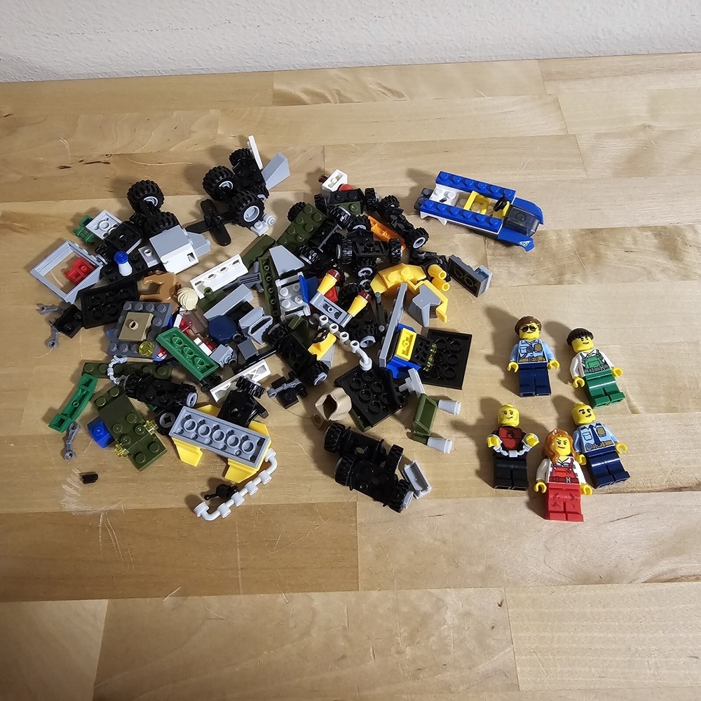 5x Lego Minifigures W/ Random Lego Parts Read Description